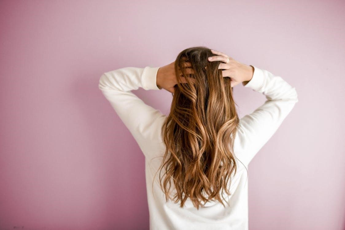 5 Amazing Hemp Oil Benefits for Hair